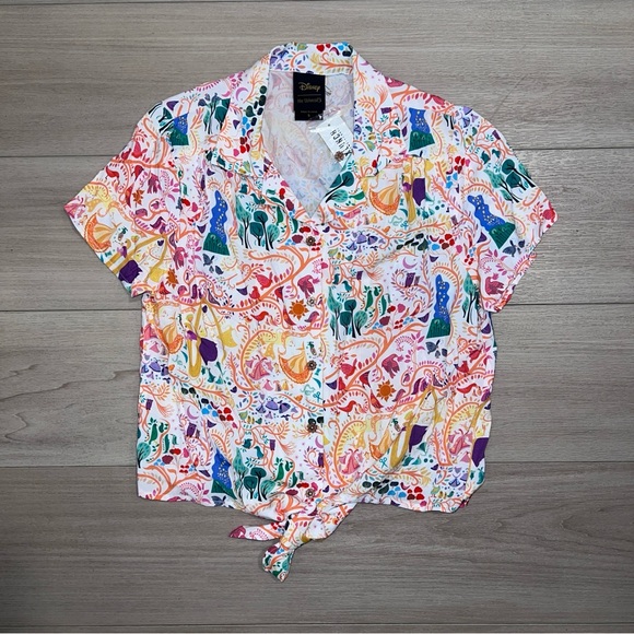 NEW Her Universe DISNEY TANGLED Paint Scene Women's Tie-Front Woven Top Small - Picture 1 of 12